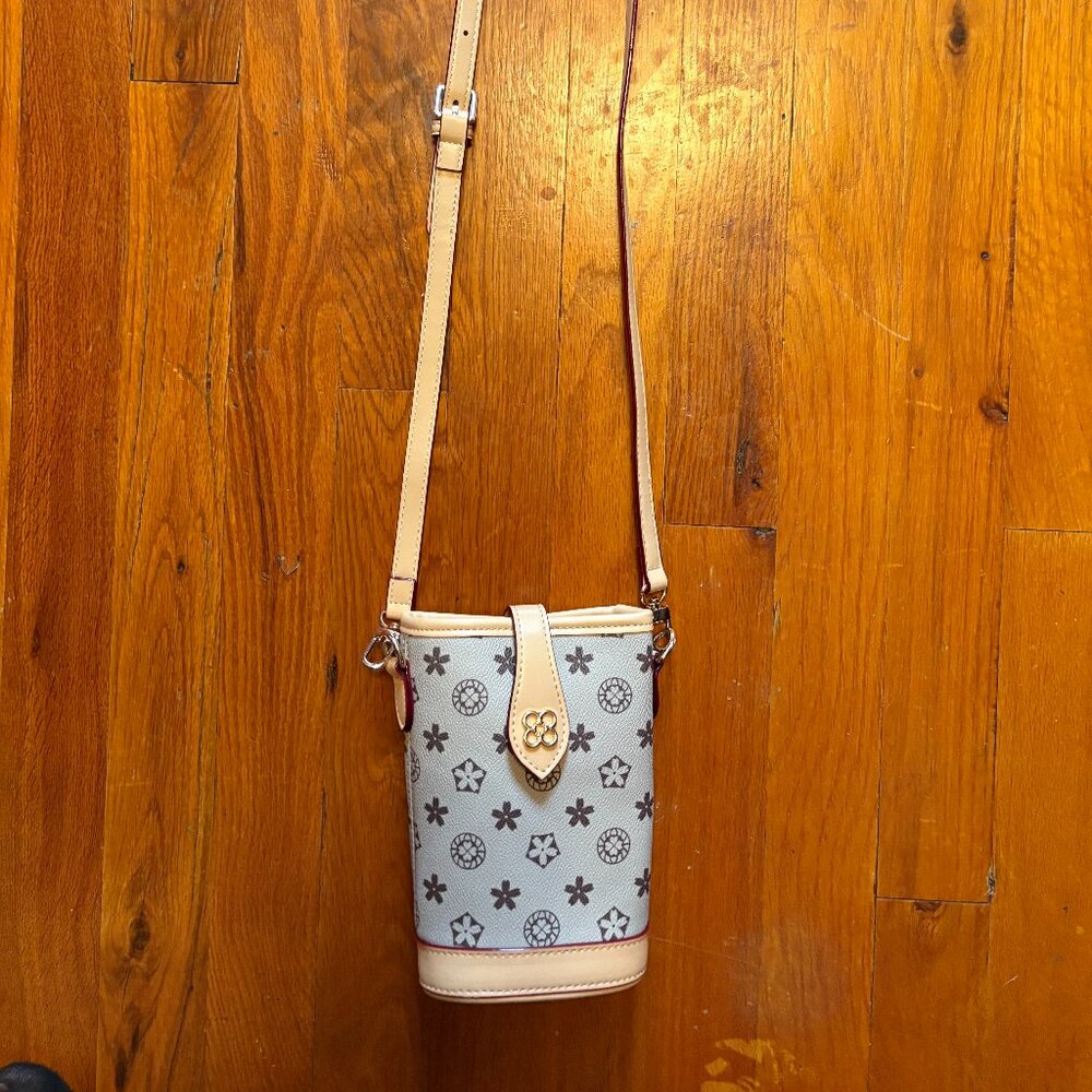 GREY AND BEIGE CROSSBODY PURSE